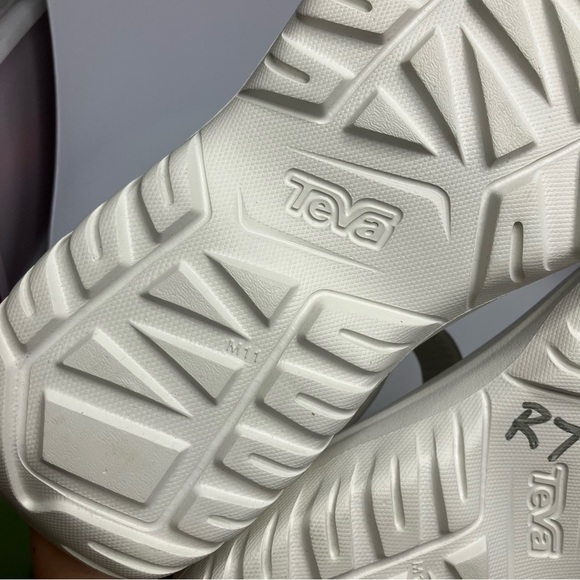 Teva white Hurricane Drift sandals men’s‎ size 11 main image 5